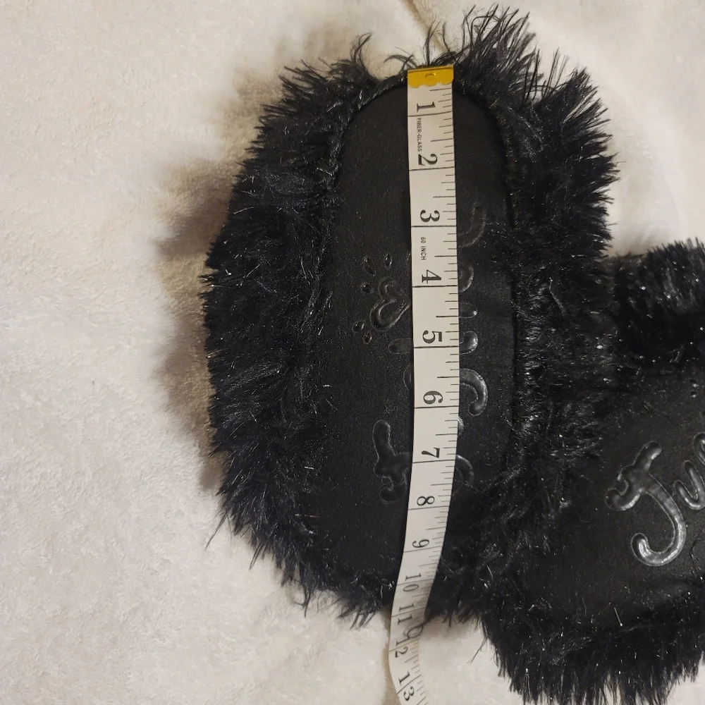 NWT JUSTICE COZY BOOTIE WITH GRIPPERS M/L BLACK